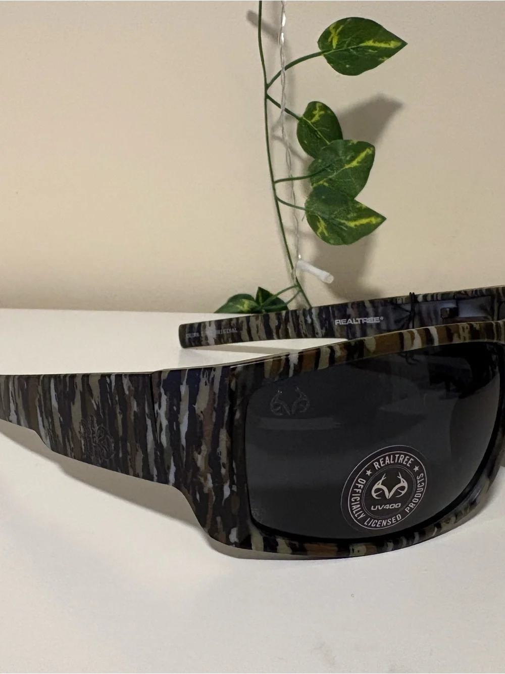 Realtree Camouflage Wrap Sunglasses in Brown and Black